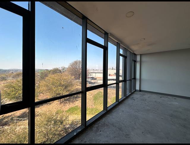 311.70M² OFFICE TO LET IN IRENE